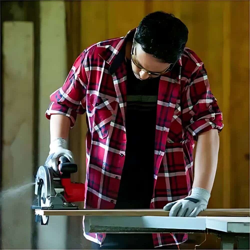 Serra Circular a Bateria 18V 180 MM 950W sem Bateria TOYAMA